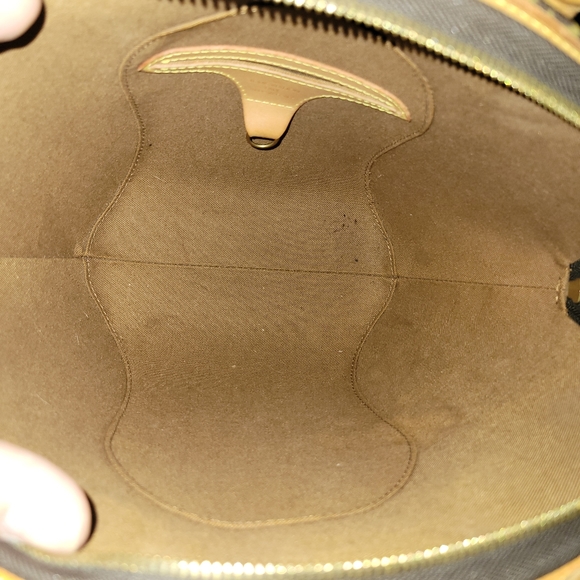 Ellipse Louis Vuitton Bag - Picture 3 of 14